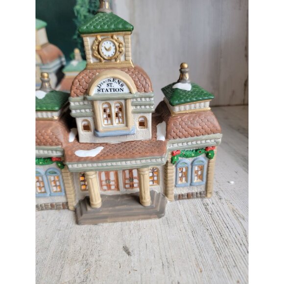 Dickens train station Keepsake porcelain lighted house Village accessory Xmas vi - Picture 2 of 9